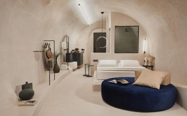 Divine Boutique Cave Experience