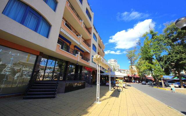 Апартаменты Menada Villa Bonita Apartments Солнечный берег вид на фасад