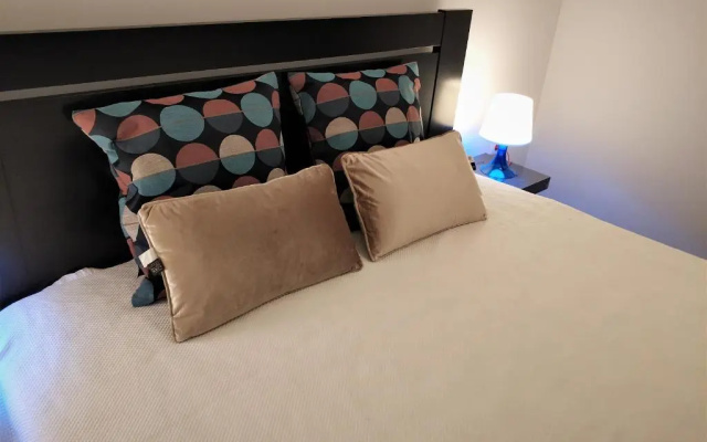Sleep & Go Faro Airport Guest House