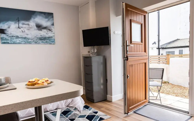 Cozy Holiday Apartment in Porthleven, No Deposit