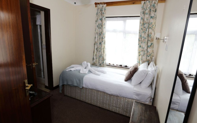 Aylesbray Lodge