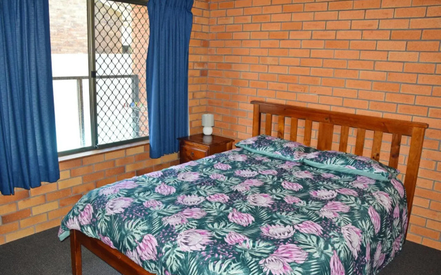 Cameo Court 2