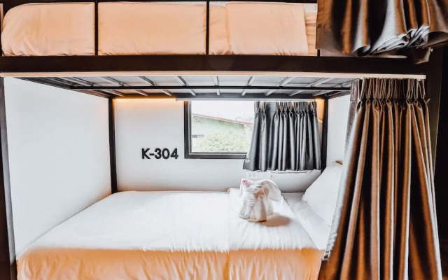 Kampor Co Working Space and Bed