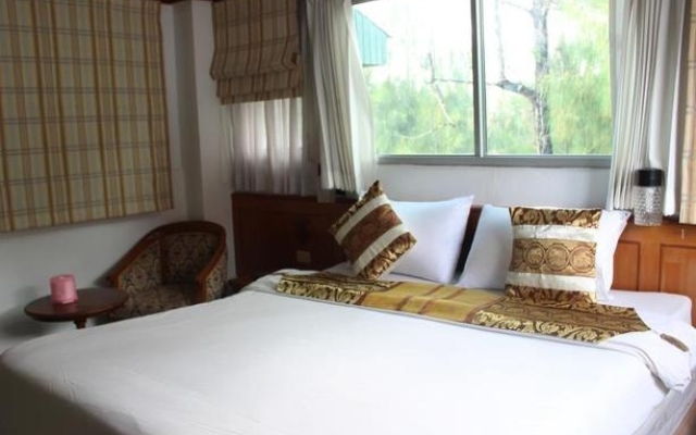 Отель Beach Road Inn Phuket комната для гостей