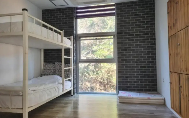 Seogwipo Nupbillehouse