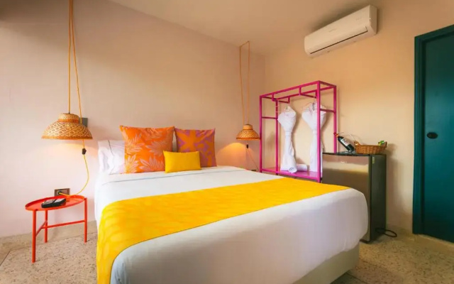 Del Trópico Hotel By GyC Hotels