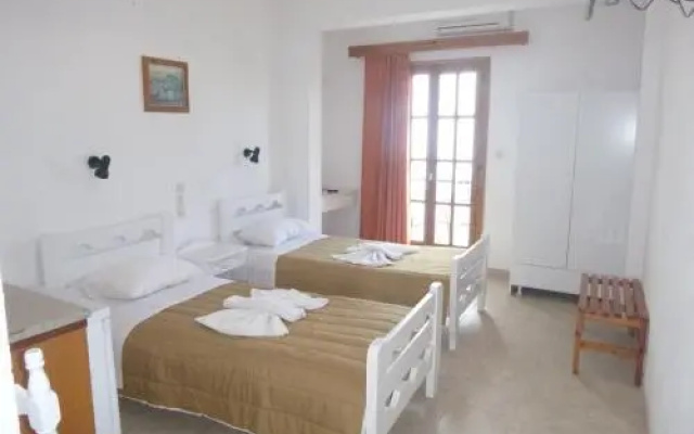 Karafelas Hotel