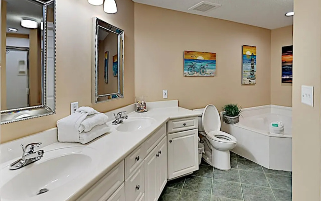 Phoenix on the Bay by Southern Vacation Rentals