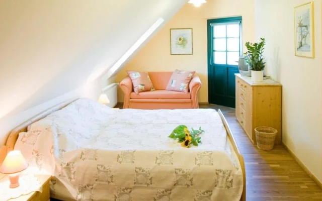 Weingut und Gästezimmer Zirngast
