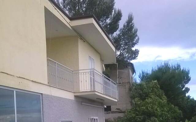 Апартаменты Apartment With 4 Bedrooms in Recanati, With Wonderful Mountain View, Enclosed Garden and Wifi - 8 km From the Beach Реканати вид на фасад