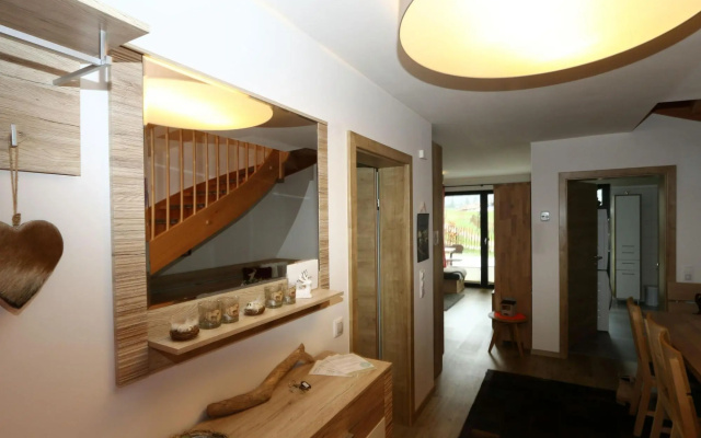 Chalet Alpenzauber mit Beheiztem Pool, Inzell