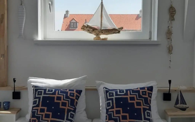 Benny's Beach House 2