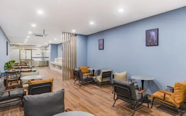 GELI Hotel (Beijing Huojian Wanyuan Station)