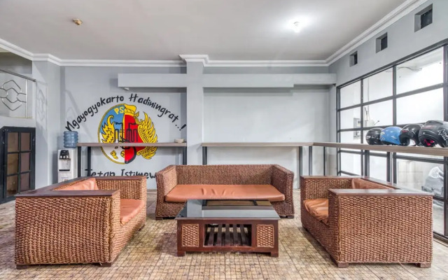 Sugeng Rawuh Aliya Hostel by RedDoorz