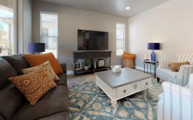 Twelve Oh Seven 4 Bedroom Apts
