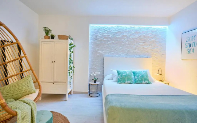 PURO BEACH. Charming apartment with jacuzzi.