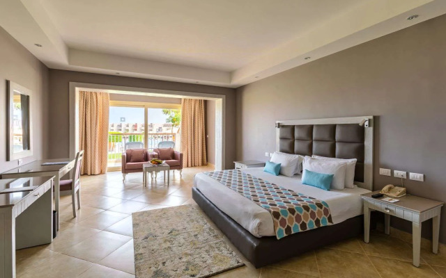 SUNRISE Crystal Bay Resort - Posh Club