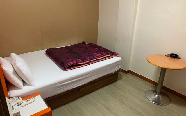 Alma Hotel