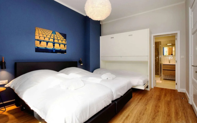 Affluent Holiday Home in Spa with Hot Tub, Garden, Sauna
