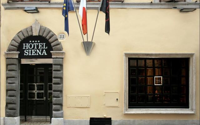 Hotel Siena вид на фасад
