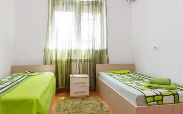 Apartment Large