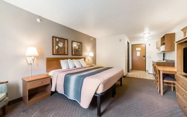 Home Towne Suites O'Fallon