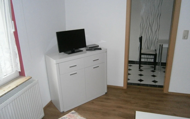 Charming Apartment in Wischuer with Private Terrace