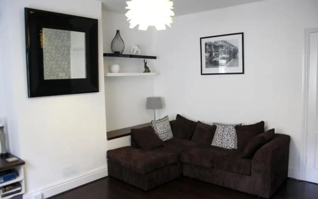 Licatas Apartment Cotswolds Sleeps 6