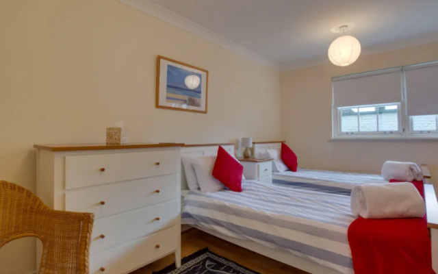 Holiday Home Whitepost