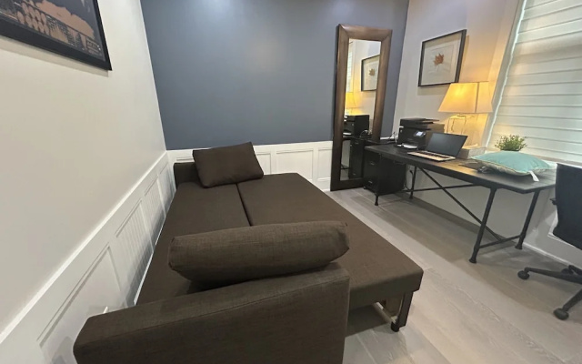 Luxury house with 3 bedrooms and 1 office
