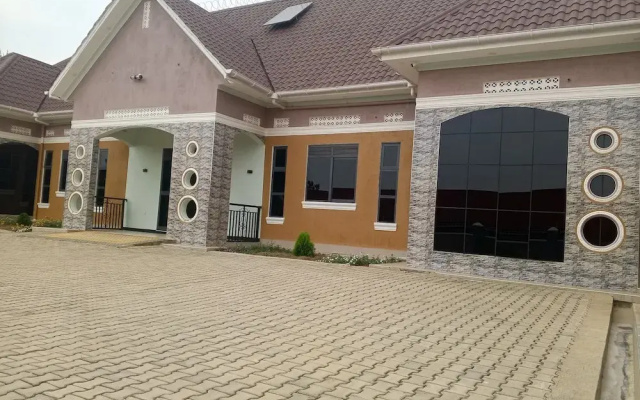 Nkole Deluxe Suites