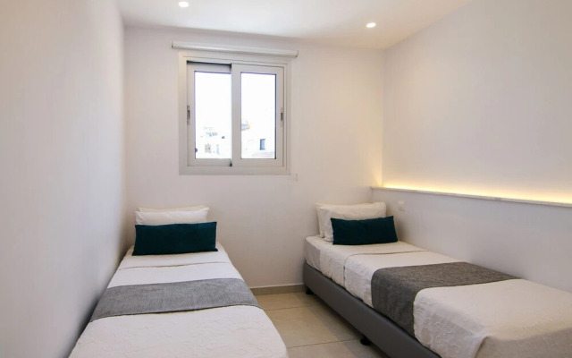 Phaedrus Living: Seaside Deluxe Flat Harbour 112