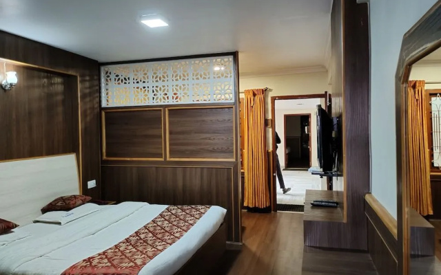 Hotel Alakapuri