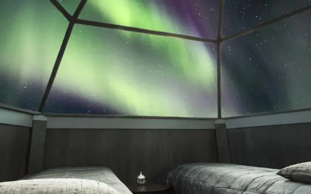 Arctic Glass Igloos