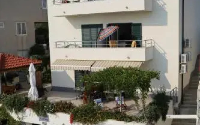 Apartments Plazibat