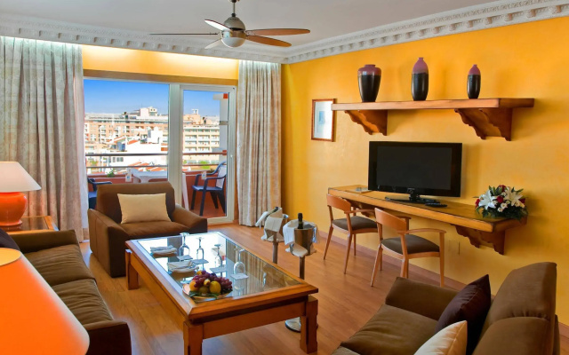 Playacapricho Hotel