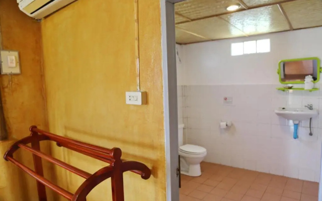 TP Hut Bungalows