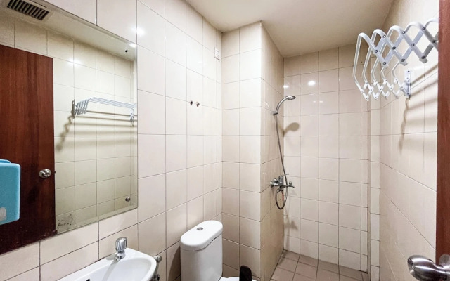 Spacious Studio Room At Vida View Makassar Apartment