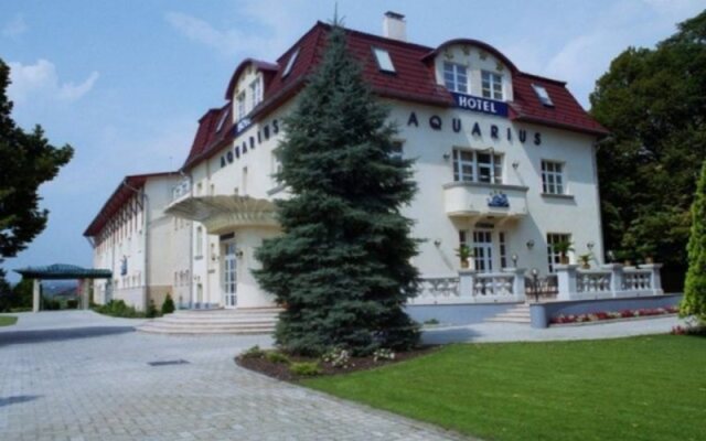 Aquarius Hotel вид на фасад
