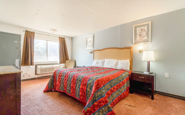 Castle Inn & Suites By OYO Chickasha