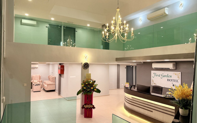Capital O 91281 Hotel First Garden By Kr Cosmos
