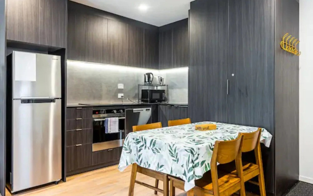 Auckland City Charm - 2BR Haven by Zodiak Stays