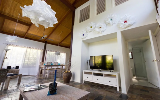 Garasu Lodge