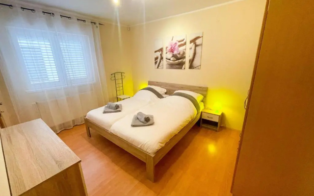 Apartments in Novi Vinodolski 42645