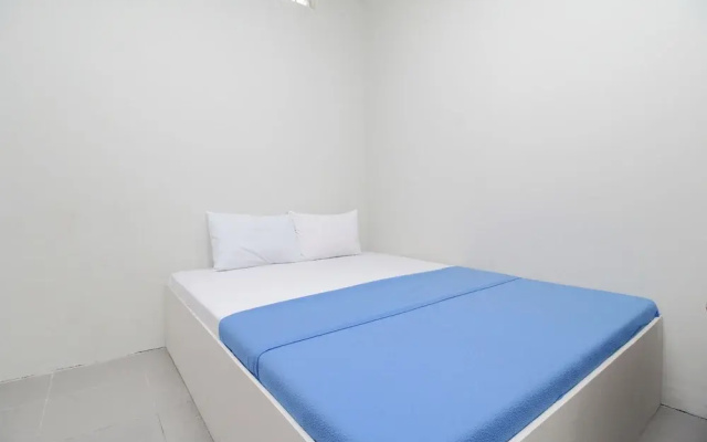 Dc Hotel Pramuka by OYO Rooms