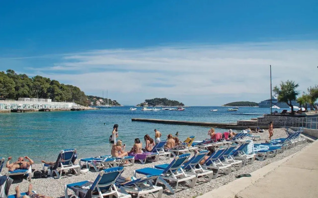 Stunning Home in Vrboska With Wifi and 1 Bedrooms