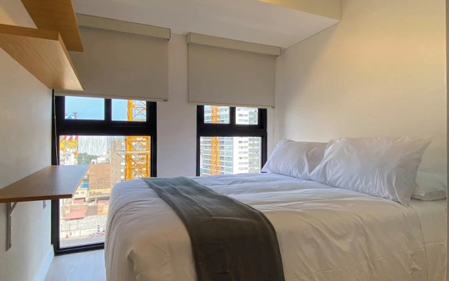 Upper Modern Stay by Wynwood House