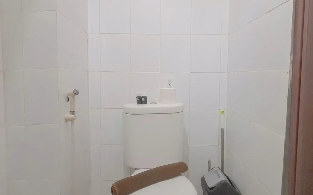 Basic Wood 2Br Apartment At Gateway Ahmad Yani Cicadas
