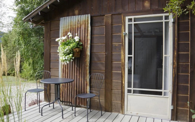 The Rusty Antler Guest Cabin