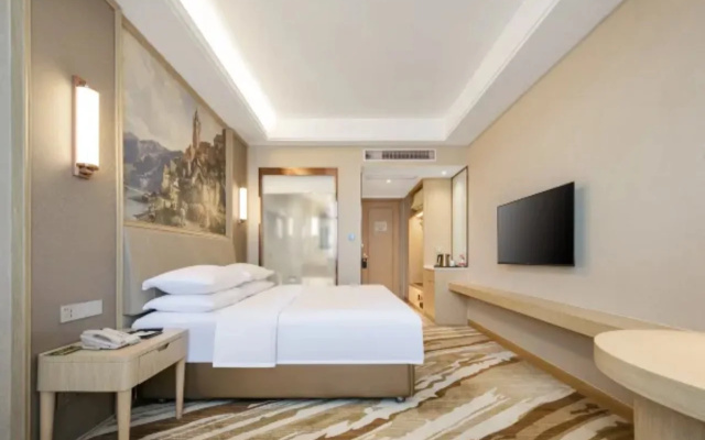 Vienna International Hotel (Wuhan Miaoshan Institute of Technology)